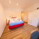 New Cozy Apt, Close To Downtown شقة *