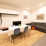 New Cozy Apt, Close To Downtown