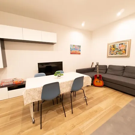 New Cozy Apt, Close To Downtown